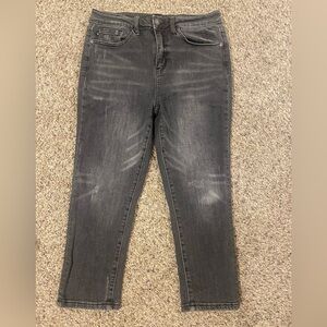 Judy Blue Skinny Fit Capri 9/29